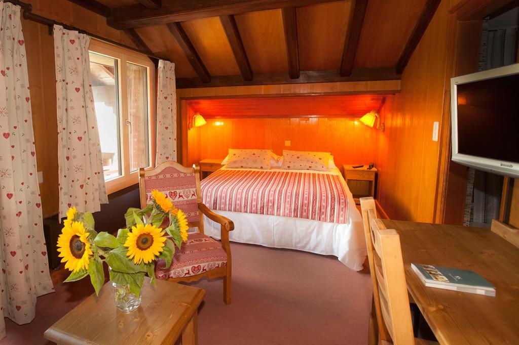 Hotel Aux Mille Etoiles Salvan Eksteriør bilde